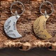 Médaille gravée pour chien "Poppy" forme lune en laiton ou aluminium