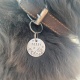 Médaille chien en laiton gravée à la main "Cooper"