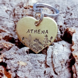 médaille gravée en laiton forme coeur  "Athena"