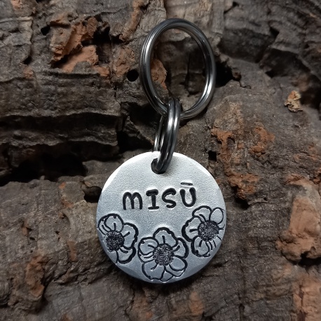 Médaille chien ou chat personnalisée et gravée "API"