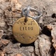 Médaille identité chien en laiton personnalisée et gravée "Lilou"