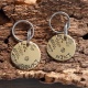 Médaille identité chien ou chat "Flora" en laiton, gravée à la main et personnalisée