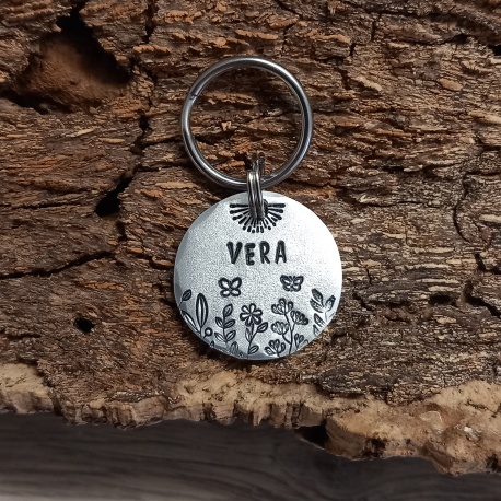 Médaille chien ou chat personnalisée " Vera"