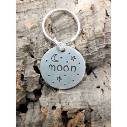 Médaille pour chien gravée à la main "Moon"