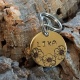 Médaille chien ou chat personnalisée et gravée "API"